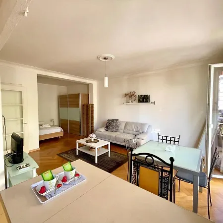 With Balcony-6 Minutes From The Railway Lausana