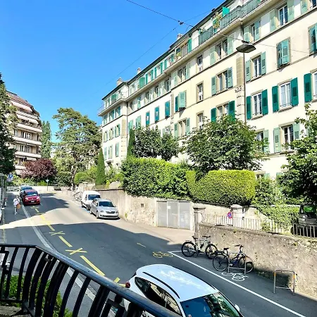 With Balcony-6 Minutes From The Railway Apartamento *